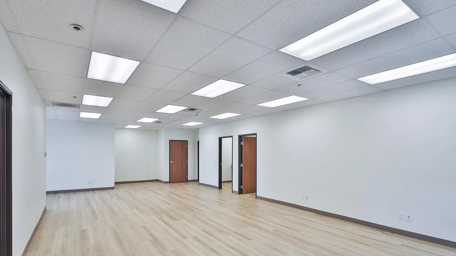 https://lewisofficeindustrial.com/wp-content/uploads/2026/07/4B9A5875-1024x576.jpg