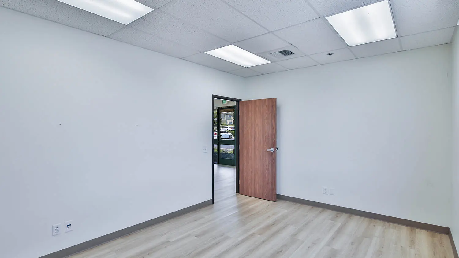 https://lewisofficeindustrial.com/wp-content/uploads/2026/07/4B9A5883-1024x576.jpg