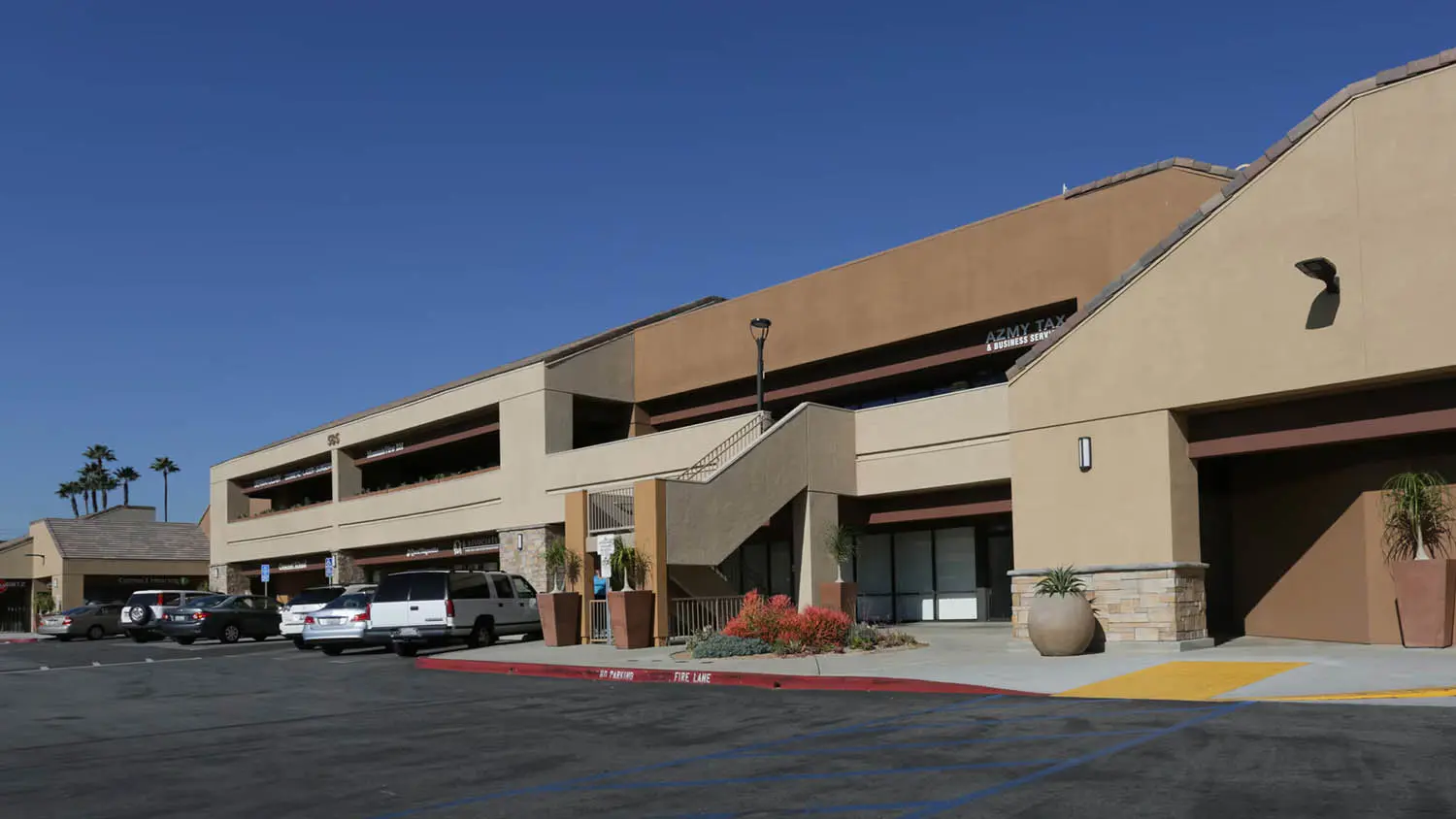 https://lewisofficeindustrial.com/wp-content/uploads/2026/07/559-N-Mountain-Ave-Upland-CA-Building-Photo-3-LargeHighDefinition-e1773330207693-1024x576.jpg