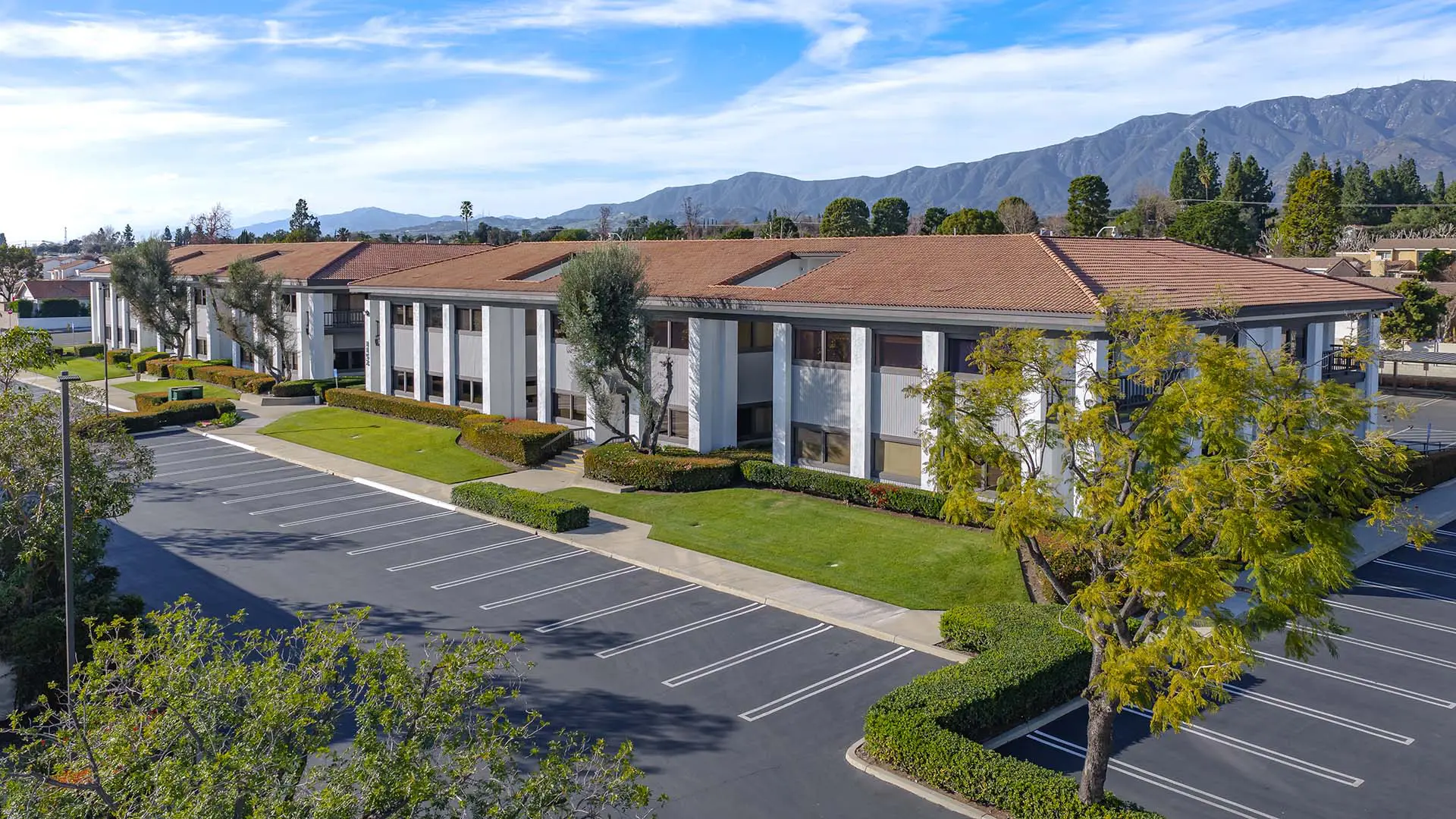 https://lewisofficeindustrial.com/wp-content/uploads/2026/07/Low-Parking-9-edit-1024x576.jpg