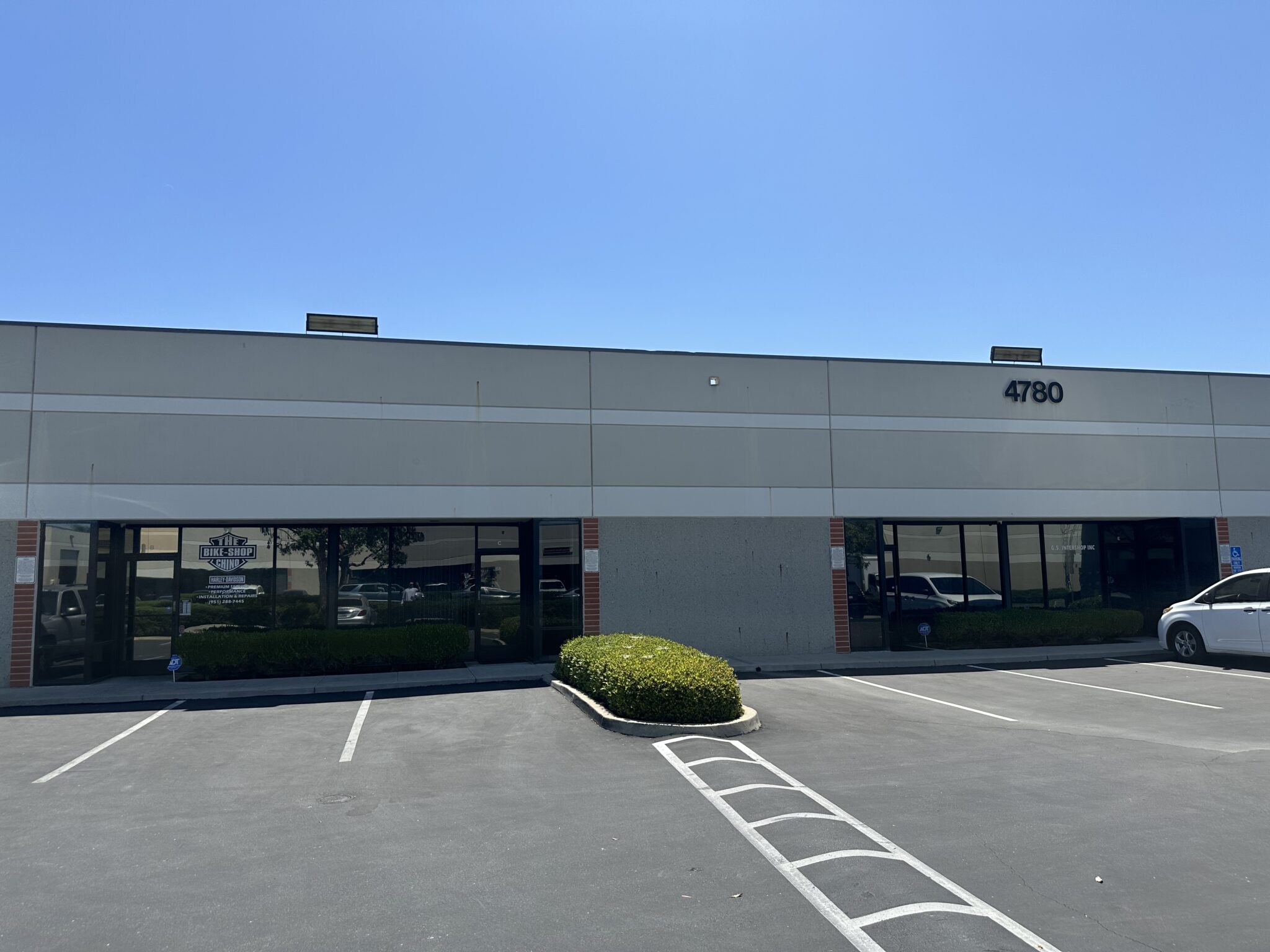 https://lewisofficeindustrial.com/wp-content/uploads/2026/07/IMG_4946-2-1024x768.jpg