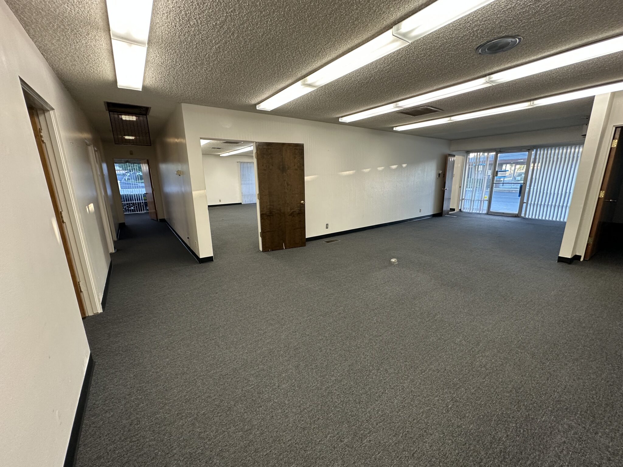 https://lewisofficeindustrial.com/wp-content/uploads/2026/07/IMG_5985-1024x768.jpg